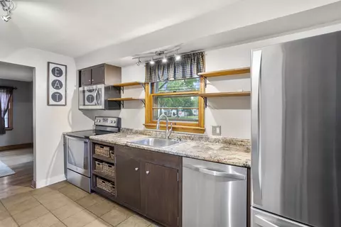 Kitchen - 1610 W Spring St, Appleton, WI 54914 photo 2 of 2