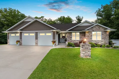 3391 Largo Ridge Ct, Green Bay, WI 54311