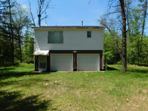 15921 Flower Lake Dr, Crivitz, WI 54114