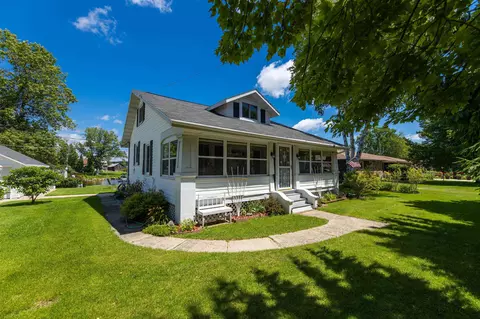 1174 Riverside Dr, Suamico, WI 54173