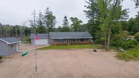 n3971n7 N Th Dr, Hancock, WI 54943