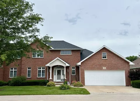 176 Golf Course Dr #12, Wrightstown, WI 54180
