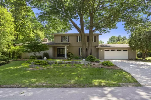 2121 Sumac Ln, Appleton, WI 54915