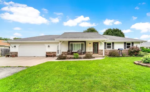 2940 N Bluemound Dr, Appleton, WI 54914