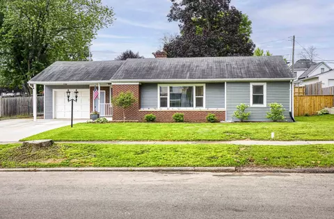 419 W 9th St, Kaukauna, WI 54130
