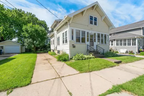 631 W 11th Ave, Oshkosh, WI 54902