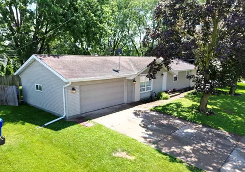 2208 N Linwood Ave, Appleton, WI 54914