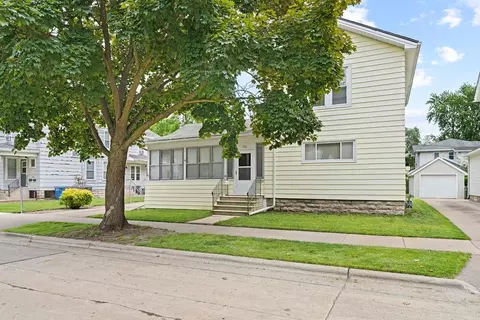 722 Wright St, Oshkosh, WI 54901