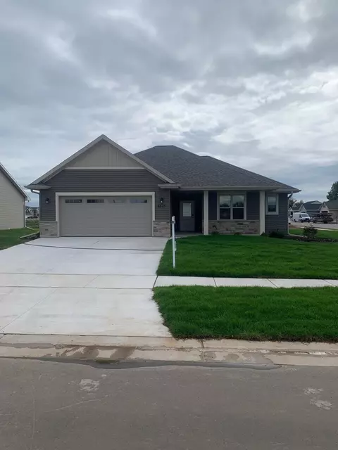 W6575 E Steamboat Lane, Appleton, WI 54915