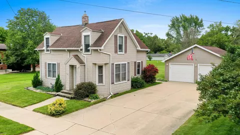 1434 Eliza St, Green Bay, WI 54301