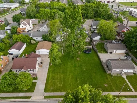 edward street, Neenah, WI 54956