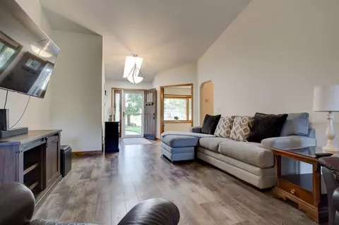 2316 W Twin Willows Dr, Appleton, WI 54914 photo 6