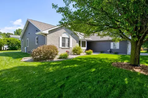 2316 W Twin Willows Dr, Appleton, WI 54914