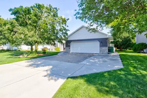 2316 W Twin Willows Dr, Appleton, WI 54914 photo 4