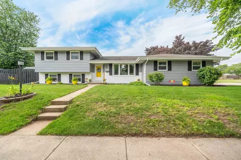 1455 W 3rd Ave, Oshkosh, WI 54902