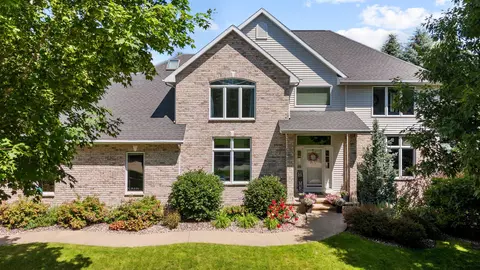 408 E Songbird Ln, Appleton, WI 54913