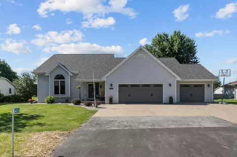 w6571 School Road, Greenville, WI 54942