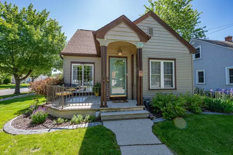 1327 12th Ave, Green Bay, WI 54304