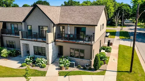 755 William St # 6, De Pere, WI 54115