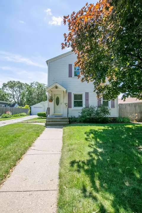 Exterior - 111 E Marquette St, Appleton, WI 54911 photo 2 of 6