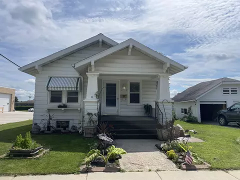 1912 Madison St, New Holstein, WI 53061