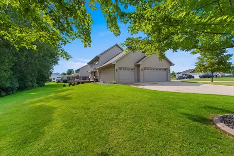 2759 Harbor Cove Ln, Green Bay, WI 54313