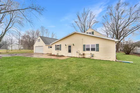 4676 County Rd E, Oshkosh, WI 54904
