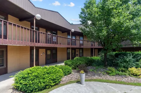 1441 Van Dyke Rd #2H, Appleton, WI 54914