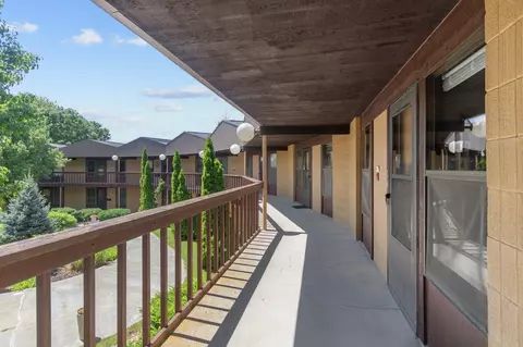 1441 Van Dyke Rd #2H, Appleton, WI 54914 photo 4
