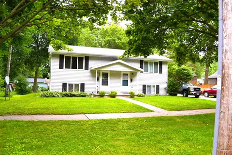 715 S Clay St, Green Bay, WI 54301