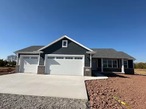 N8069 Oakwood Drive, Sherwood, WI 54169