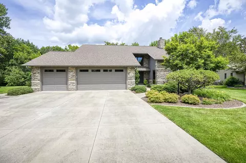 3564 W Grand Meadows Dr, Appleton, WI 54914 photo 3