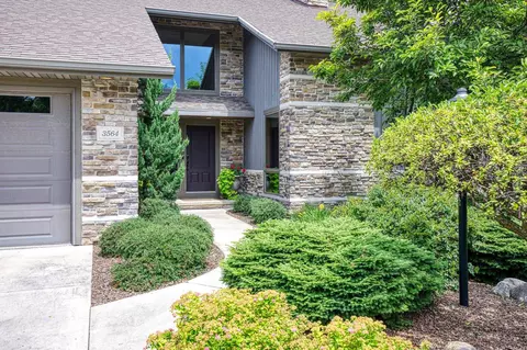 3564 W Grand Meadows Dr, Appleton, WI 54914