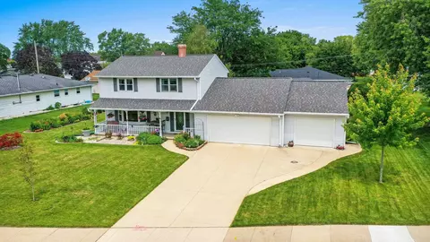 709 Virginia Dr, De Pere, WI 54115