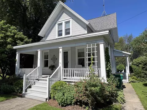 115 Hattie St, Marinette, WI 54143