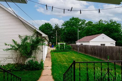 Exterior - 1130 W 8th St, Appleton, WI 54914 photo 6 of 7