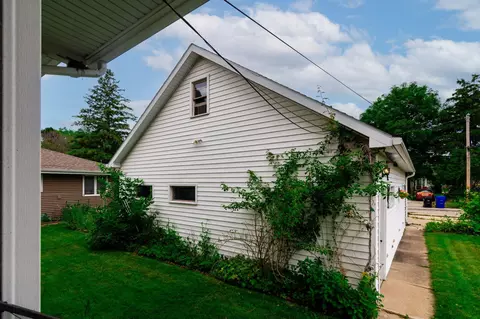 Exterior - 1130 W 8th St, Appleton, WI 54914 photo 7 of 7