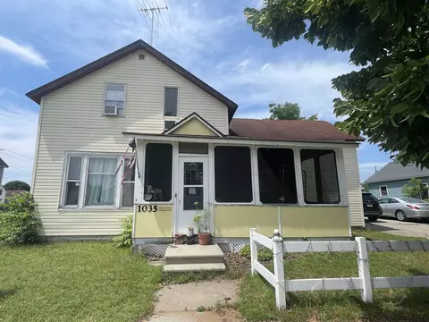 1035 Oakes St, Marinette, WI 54143