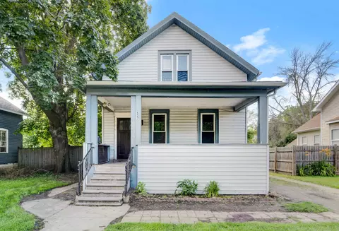 527 Bowen St, Oshkosh, WI 54901