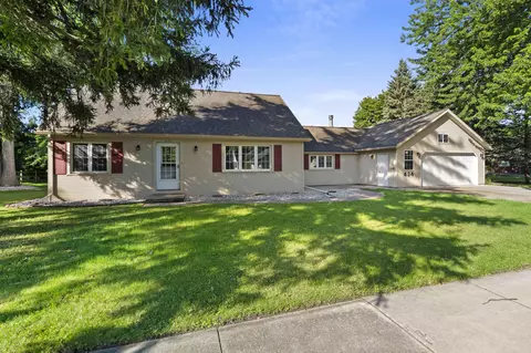 434 Cook St, De Pere, WI 54115