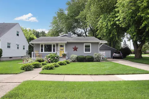 1229 Bismarck Ave, Oshkosh, WI 54902