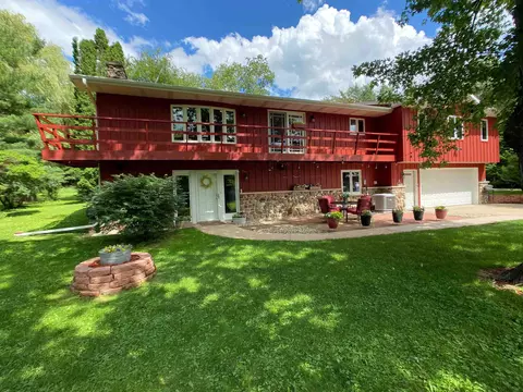 6935 Clow Rd, Winneconne, WI 54986
