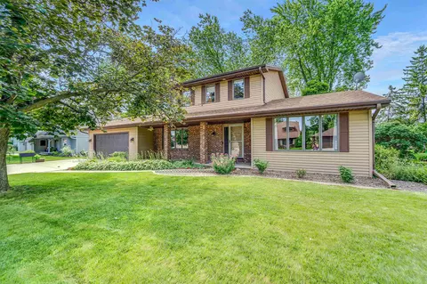 2401 W Cortland Dr, Appleton, WI 54914