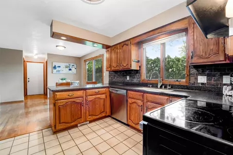2401 W Cortland Dr, Appleton, WI 54914 photo 9