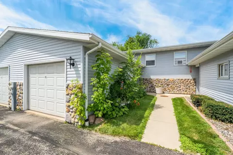 112 E Hofmann St #18, Cecil, WI 54111