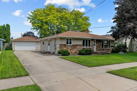 1314 Kennedy Ave, Little Chute, WI 54140