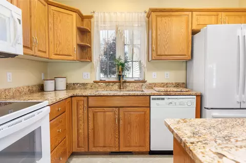 1009 W Windtree Dr, Appleton, WI 54914 photo 11