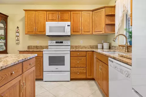1009 W Windtree Dr, Appleton, WI 54914 photo 9