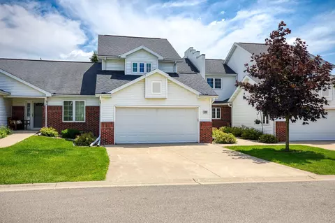 1009 W Windtree Dr, Appleton, WI 54914