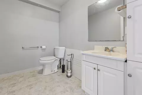 Bath - n319 Hillside Drive, Appleton, WI 54915 photo 4 of 5